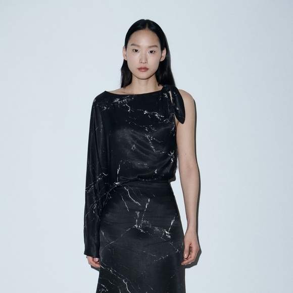 Zara satin printed asymmetrical top - Picture 1 of 2